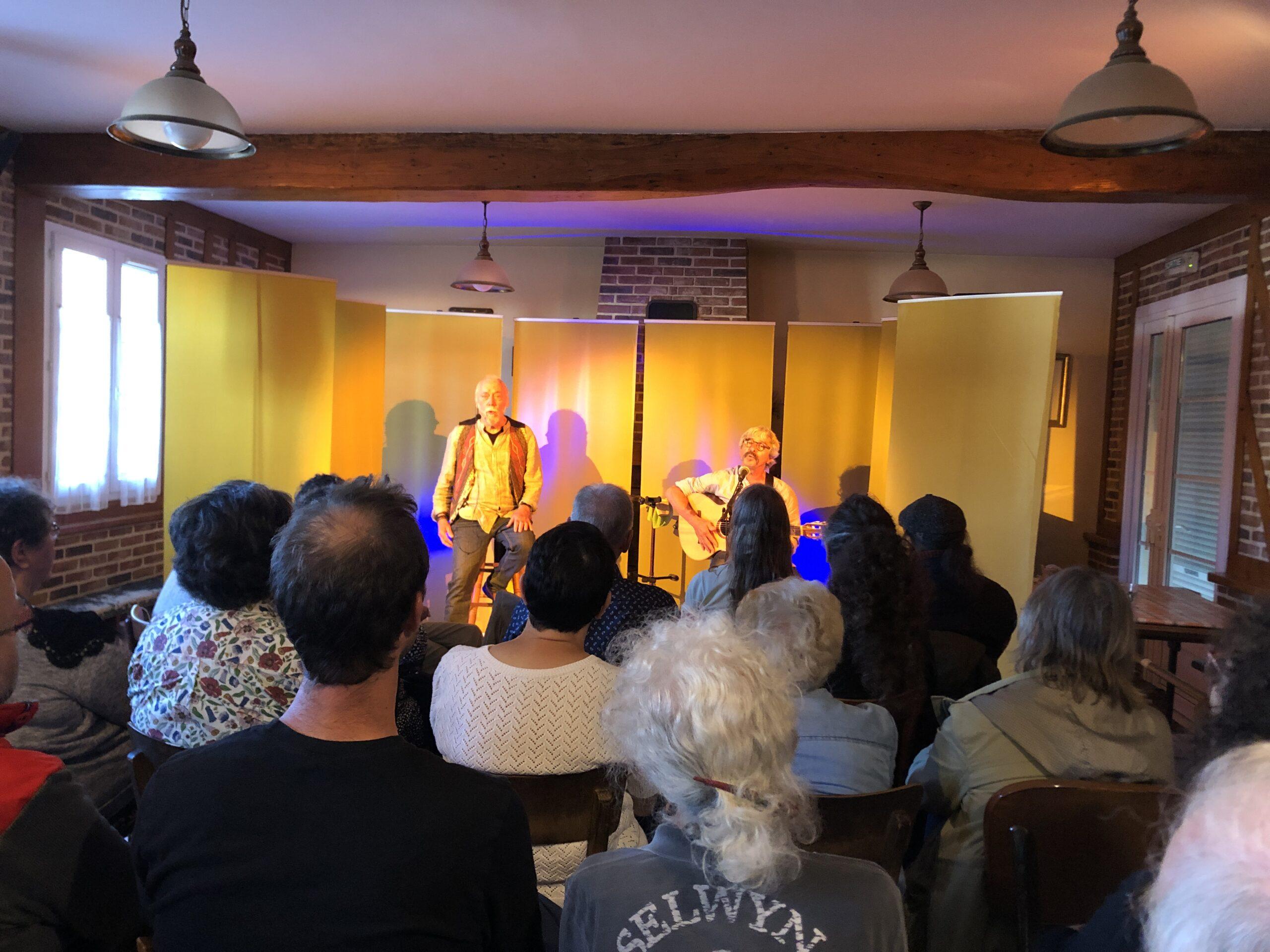 Featured image for “[C’est tout un art] Retour en image sur la veillée contée et musicale “la soupe au cailloux””